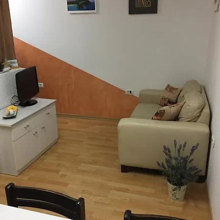 Retro Iii Apartment