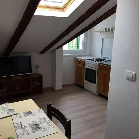 Apartament Retro Iii